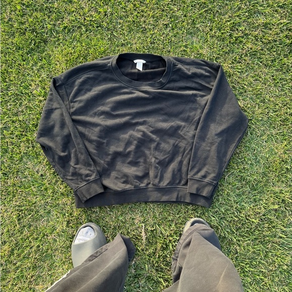 H&M Other - H&M Basic Lightweight Crewneck Sweater NWOT